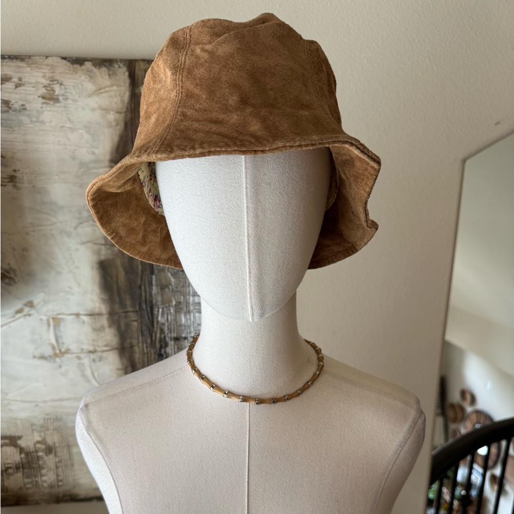 Wilson’s Leather Suede Bucket Hat in Brown